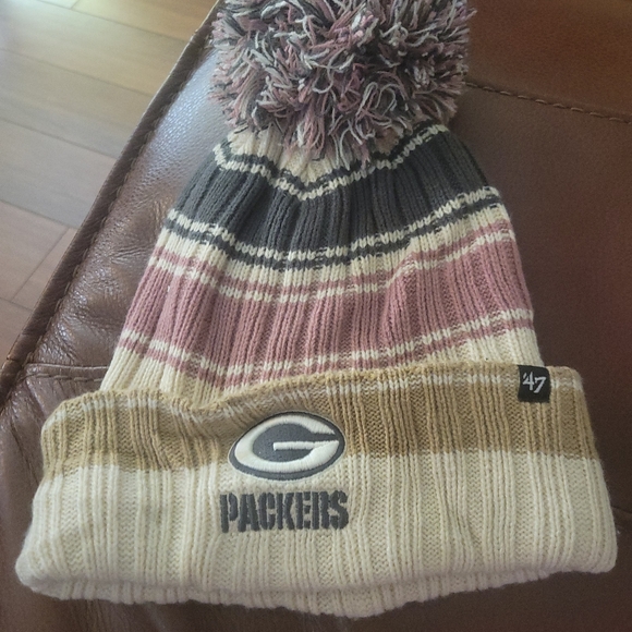 Green Bay Packers '47 Women's Daphne Cuffed Knit Beanie with Pom - Cream - Picture 3 of 4
